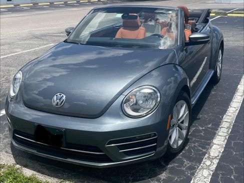 Used 2017 Volkswagen Beetle 1.8T Classic FWD image 5