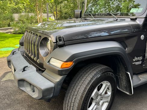 Used 2021 Jeep Wrangler Unlimited Sport AWD/4WD image 16