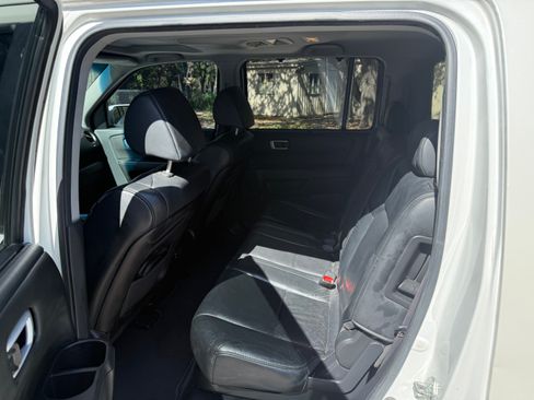 Used 2011 Honda Pilot Touring image 14