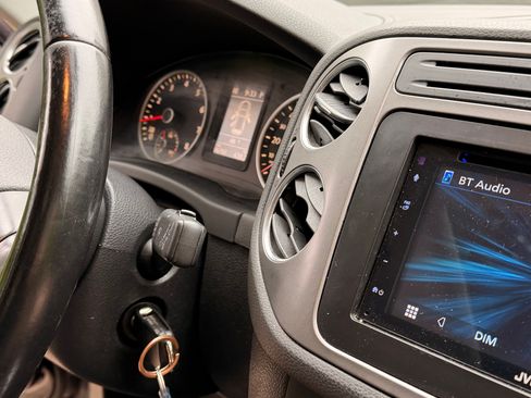 Used 2010 Volkswagen Tiguan Wolfsburg Edition image 22