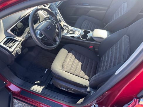 Used 2016 Ford Fusion SE FWD image 6
