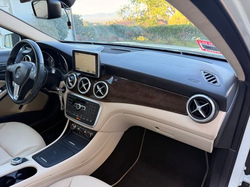 Used 2015 Mercedes-Benz GLA 250 4MATIC image 21
