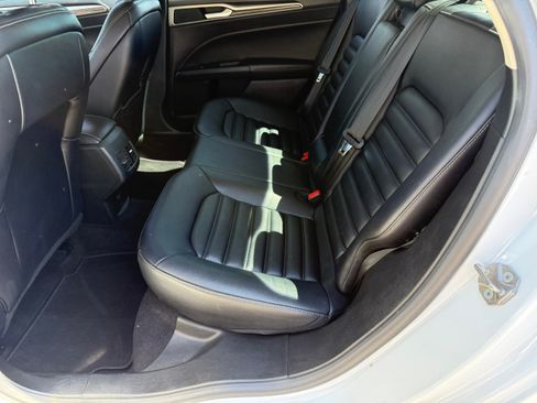 Used 2020 Ford Fusion SEL FWD image 9