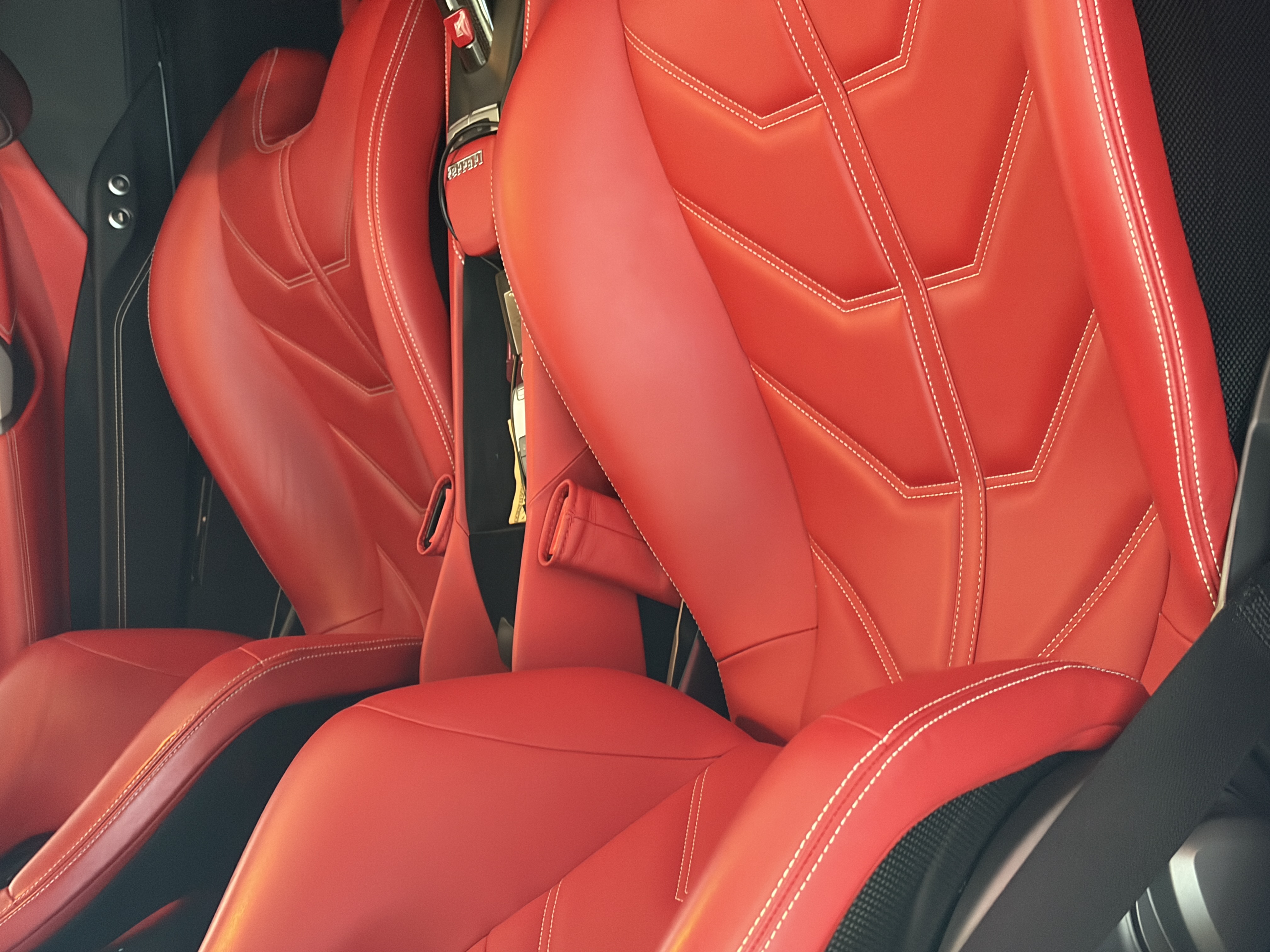 Used 2018 Ferrari 488 GTB RWD image 25