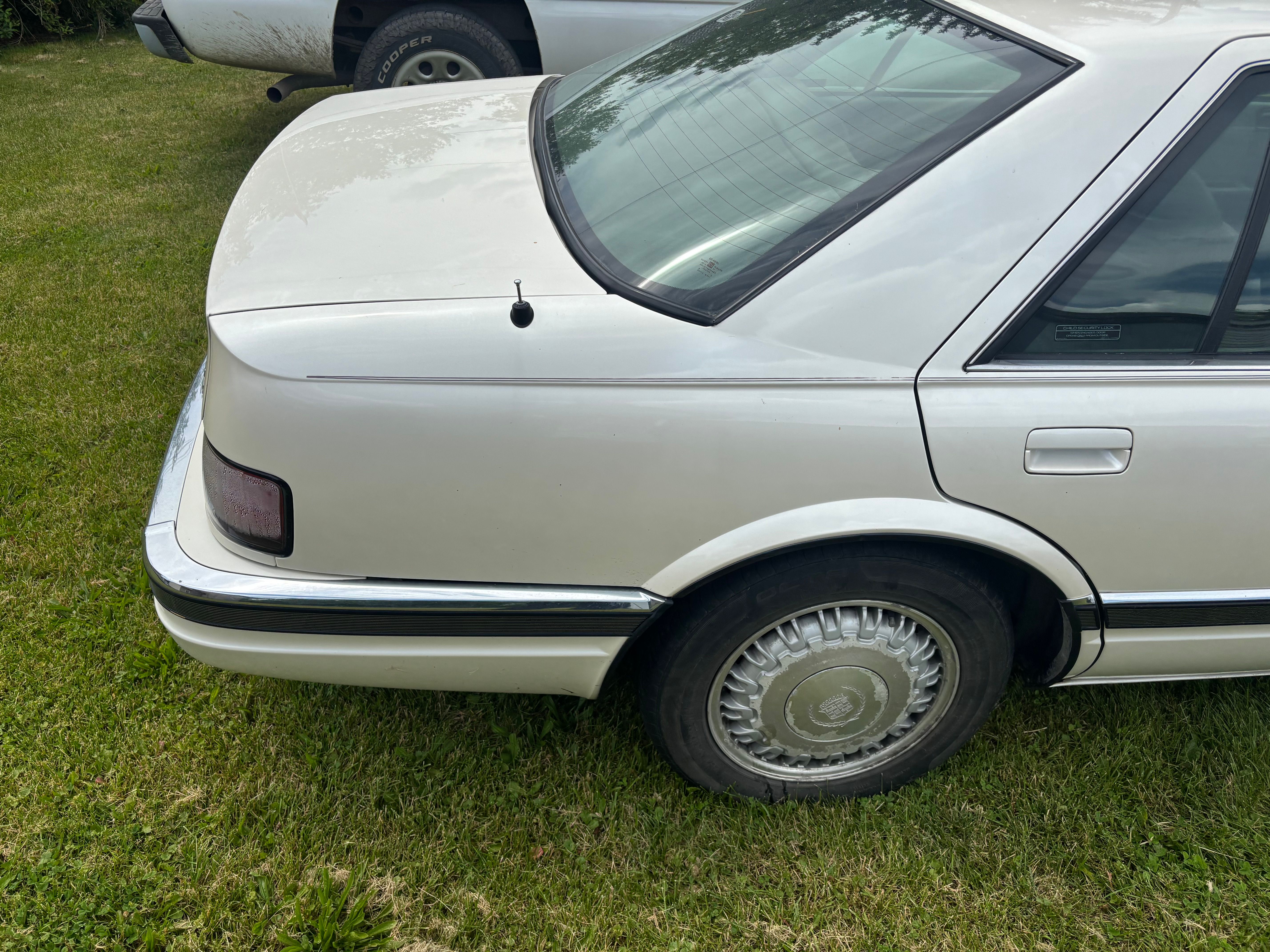 Used 1993 Cadillac Seville FWD image 9