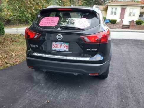 Used 2019 Nissan Rogue Sport SV w/ All-Weather Package image 2