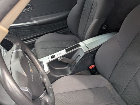 Used 2005 Chrysler Crossfire Convertible image 10