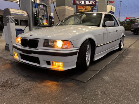 Used 1997 BMW 328i Convertible image 21