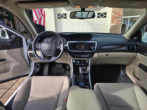 Used 2016 Honda Accord EX-L image 10