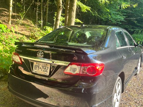 Used 2012 Toyota Corolla S FWD image 5