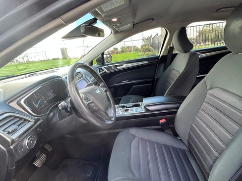 Used 2019 Ford Fusion SE image 23