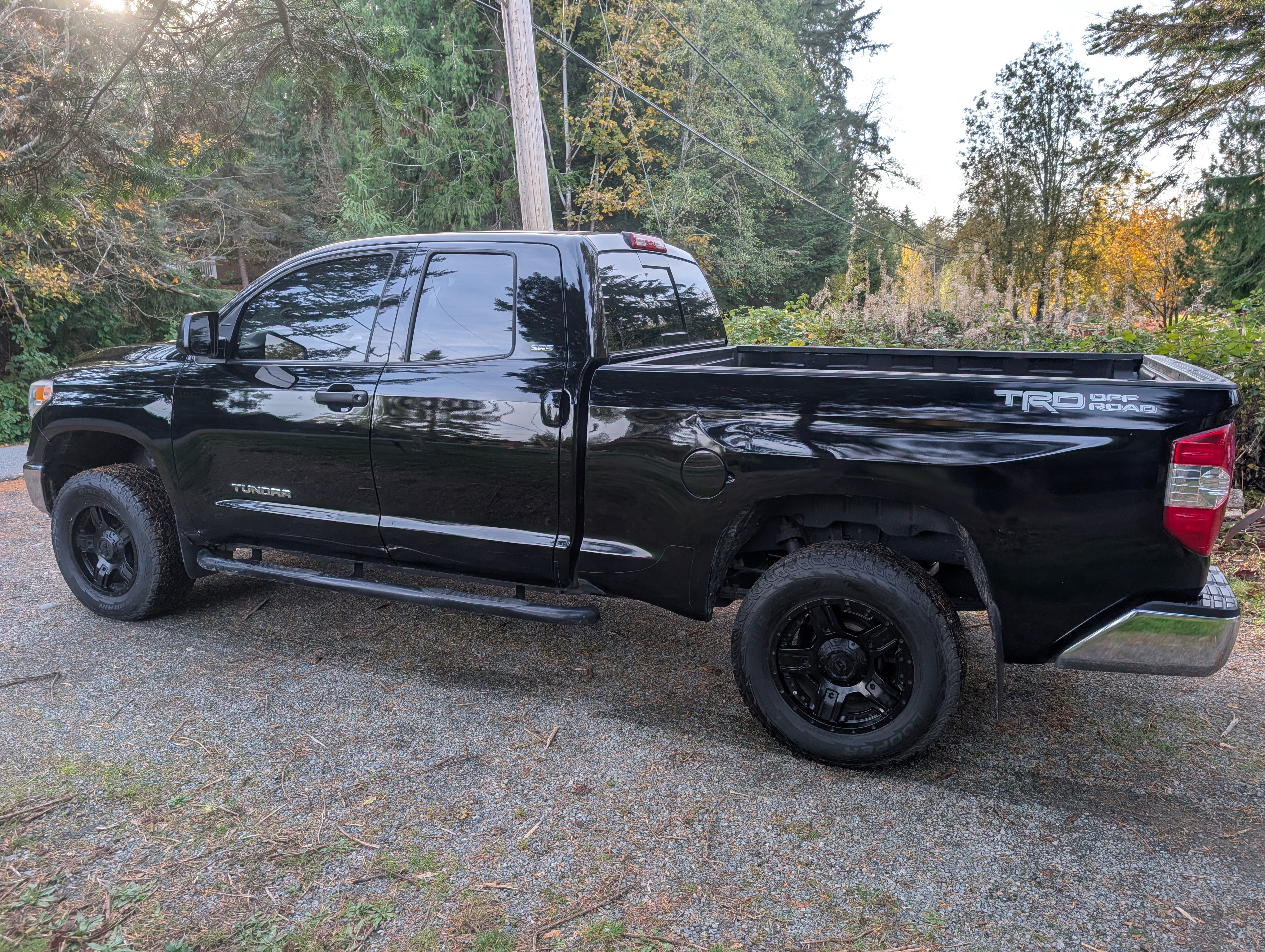 Used 2015 Toyota Tundra SR5 AWD/4WD image 5