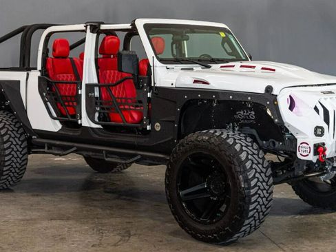 Used 2021 Jeep Gladiator Sport image 1