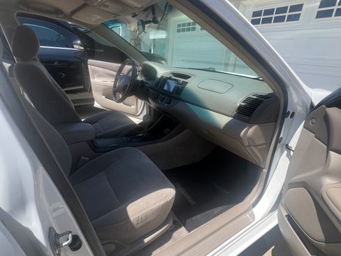 Used 2002 Toyota Camry LE w/ Pkg 1 FWD image 15
