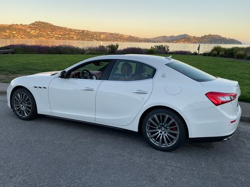 Used 2017 Maserati Ghibli w/ Luxury Package image 1