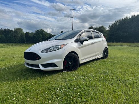 Used 2017 Ford Fiesta ST FWD image 1