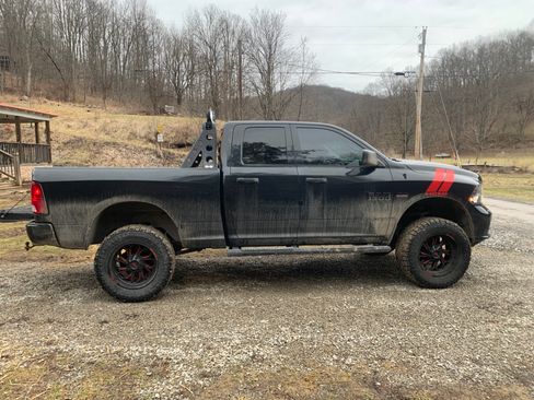 Used 2017 RAM 1500 Express w/ Black Ram 1500 Express Group image 8