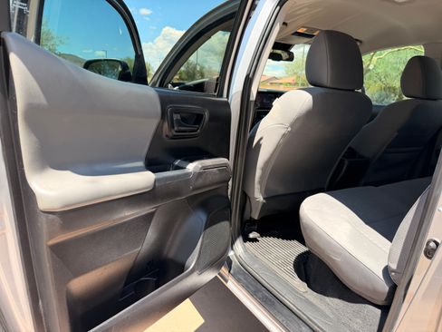 Used 2021 Toyota Tacoma SR5 RWD image 17