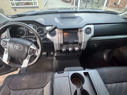 Used 2018 Toyota Tundra SR5 image 8