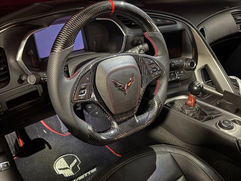 Used 2019 Chevrolet Corvette Stingray Coupe w/ Carbon Flash Badge Package image 5