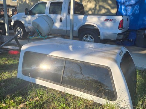 Used 2006 Ford F250 Lariat image 2