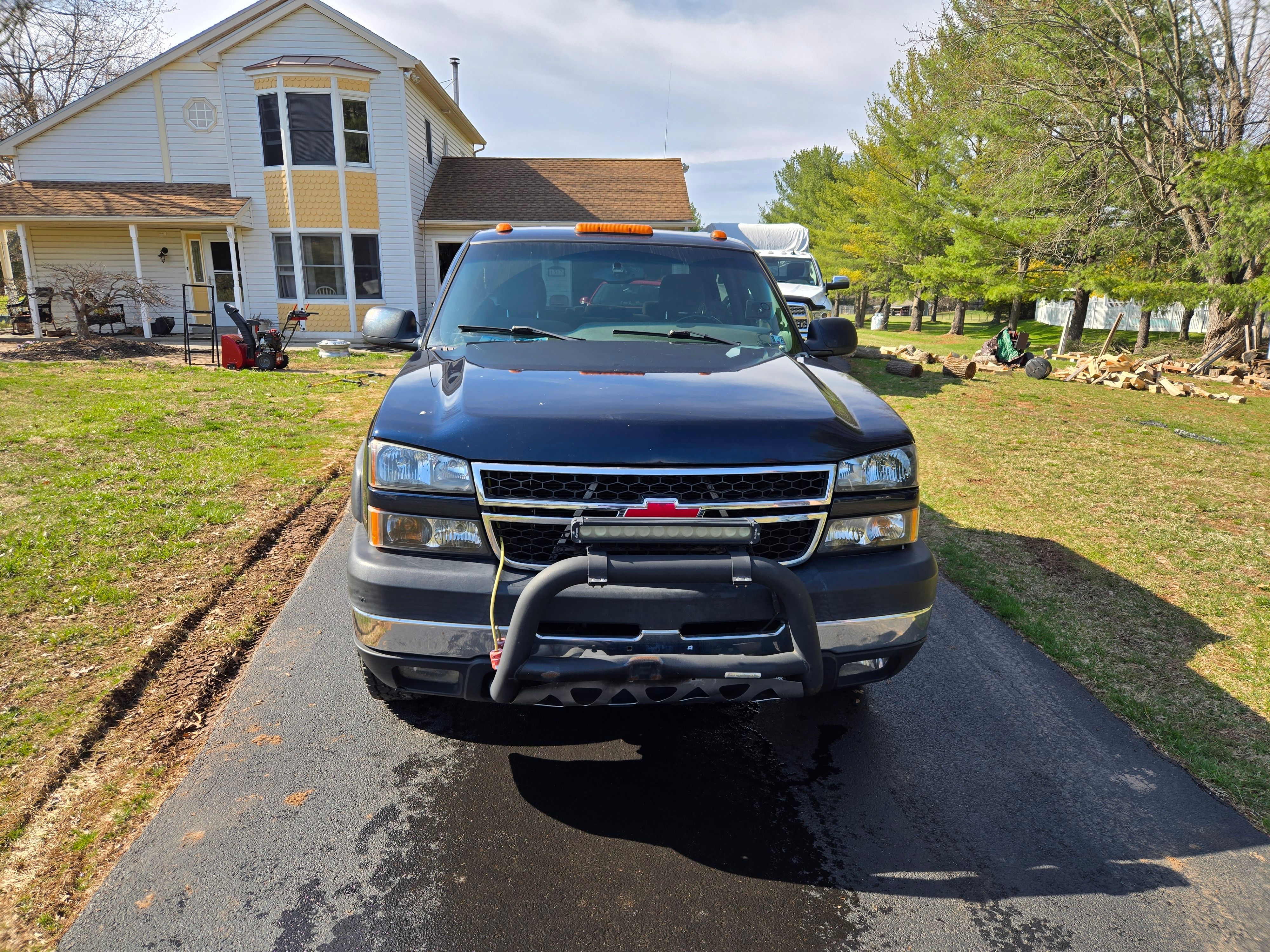 Used 2006 Chevrolet Silverado 2500 W/T w/ Skid Plate Package AWD/4WD image 9