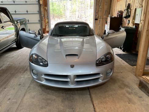 Used 2003 Dodge Viper SRT-10 RWD image 12