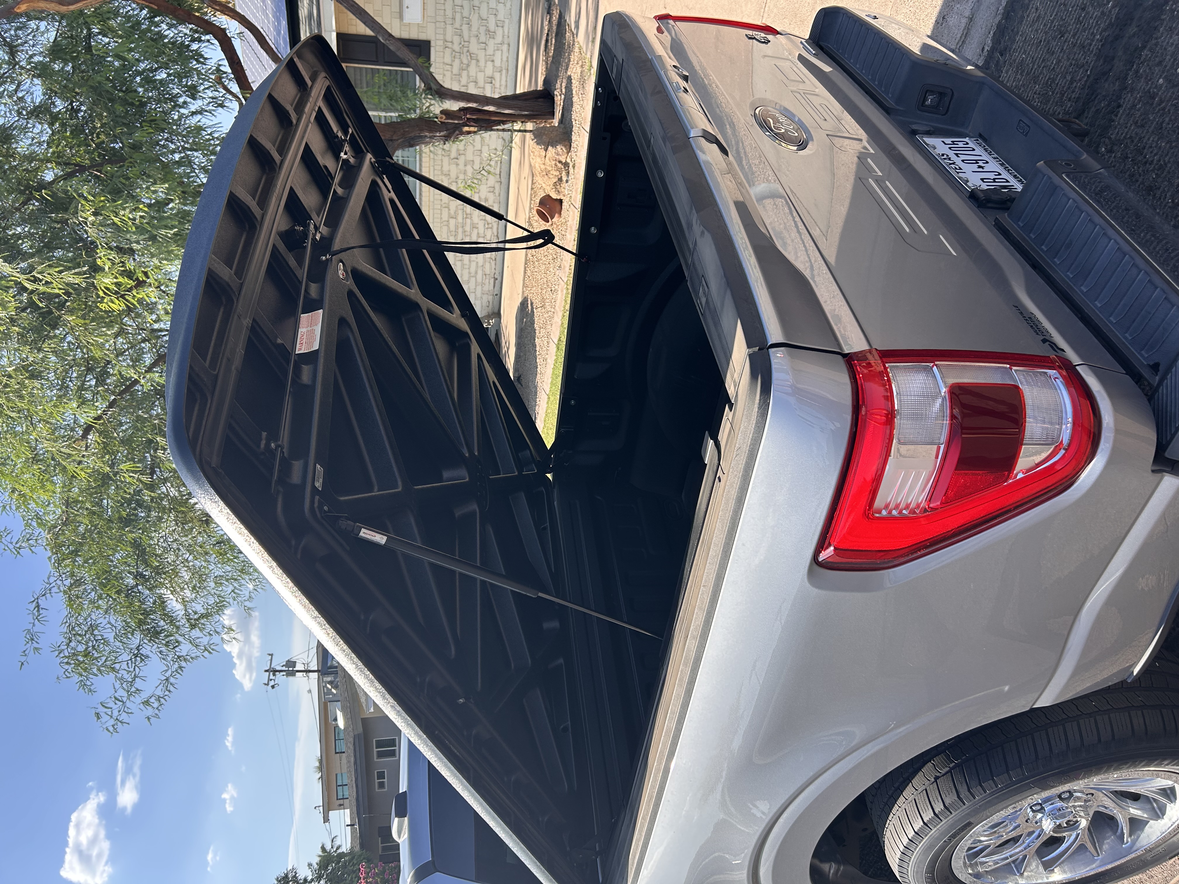 Used 2021 Ford F150 Lariat w/ Equipment Group 502A High RWD image 8