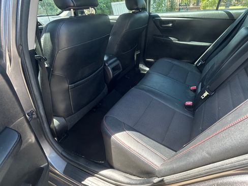 Used 2017 Toyota Camry SE FWD image 10