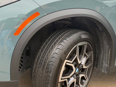 Used 2025 BMW X2 xDrive28i AWD/4WD image 9