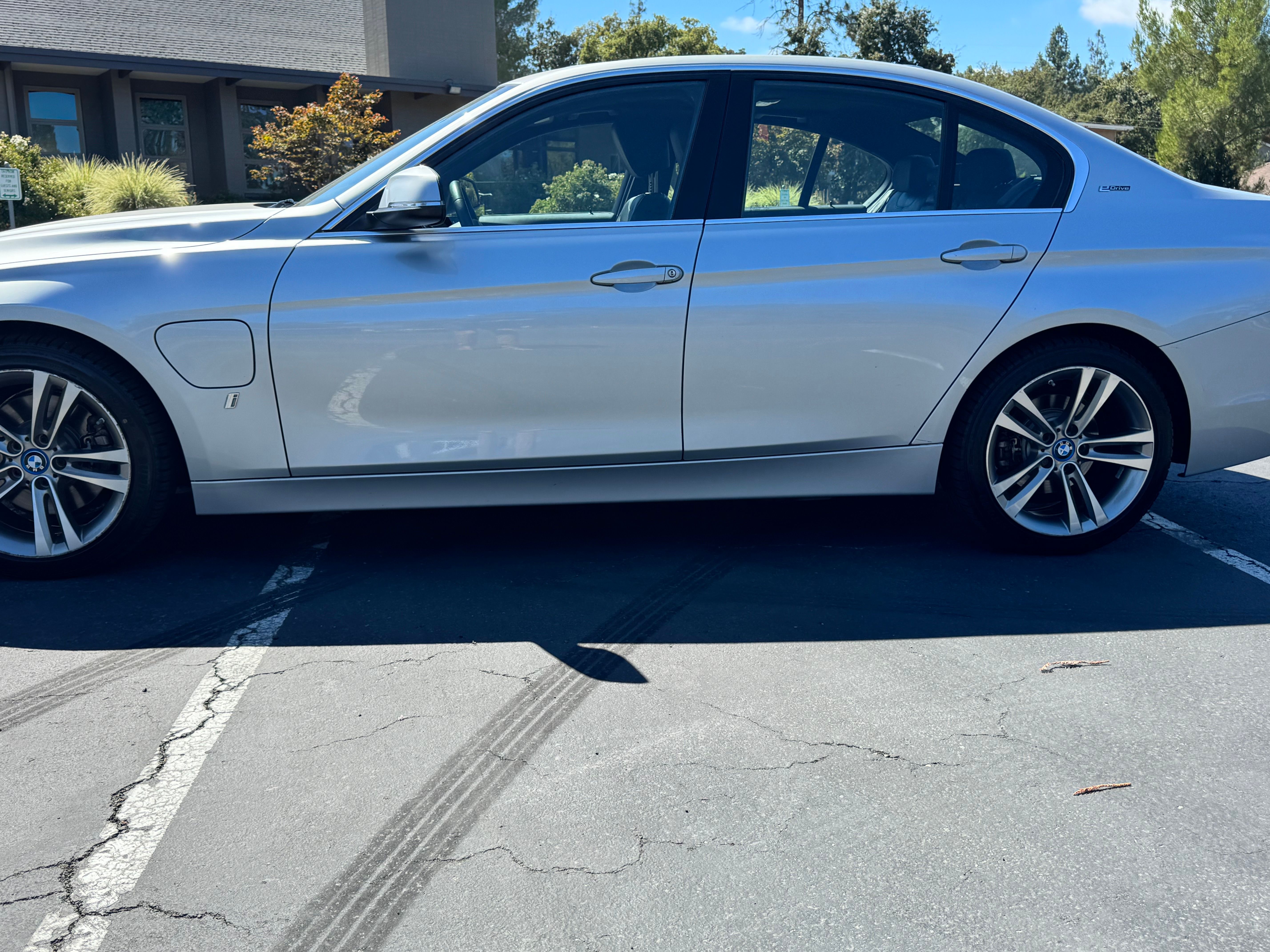 Used 2017 BMW 330e RWD image 2
