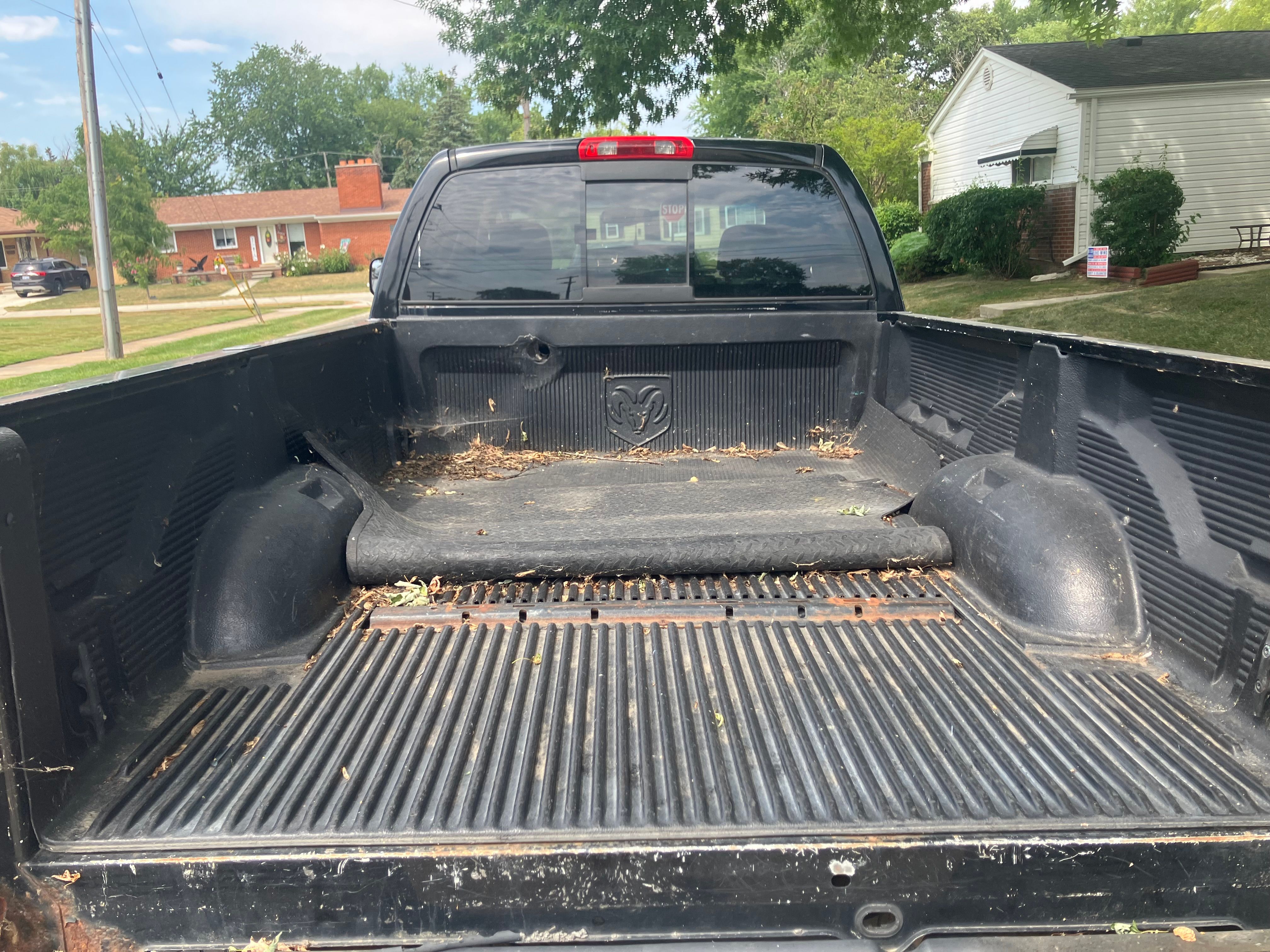 Used 2004 Dodge Ram 3500 Truck SLT w/ Trailer Tow Group AWD/4WD image 4