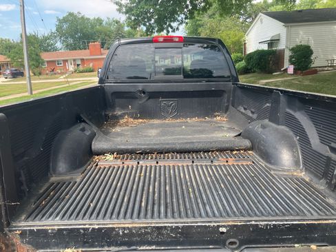 Used 2004 Dodge Ram 3500 Truck SLT w/ Trailer Tow Group AWD/4WD image 4
