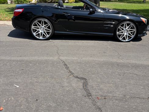 Used 2013 Mercedes-Benz SL 550 w/ Premium Pkg image 14