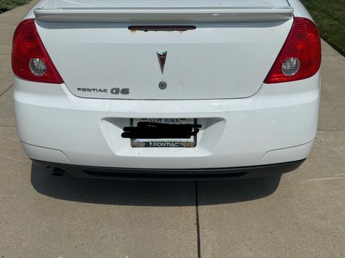 Used 2009 Pontiac G6 Sedan w/ Sport Package 1 FWD image 5