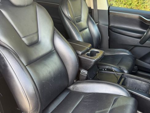 Used 2016 Tesla Model X 90D image 12