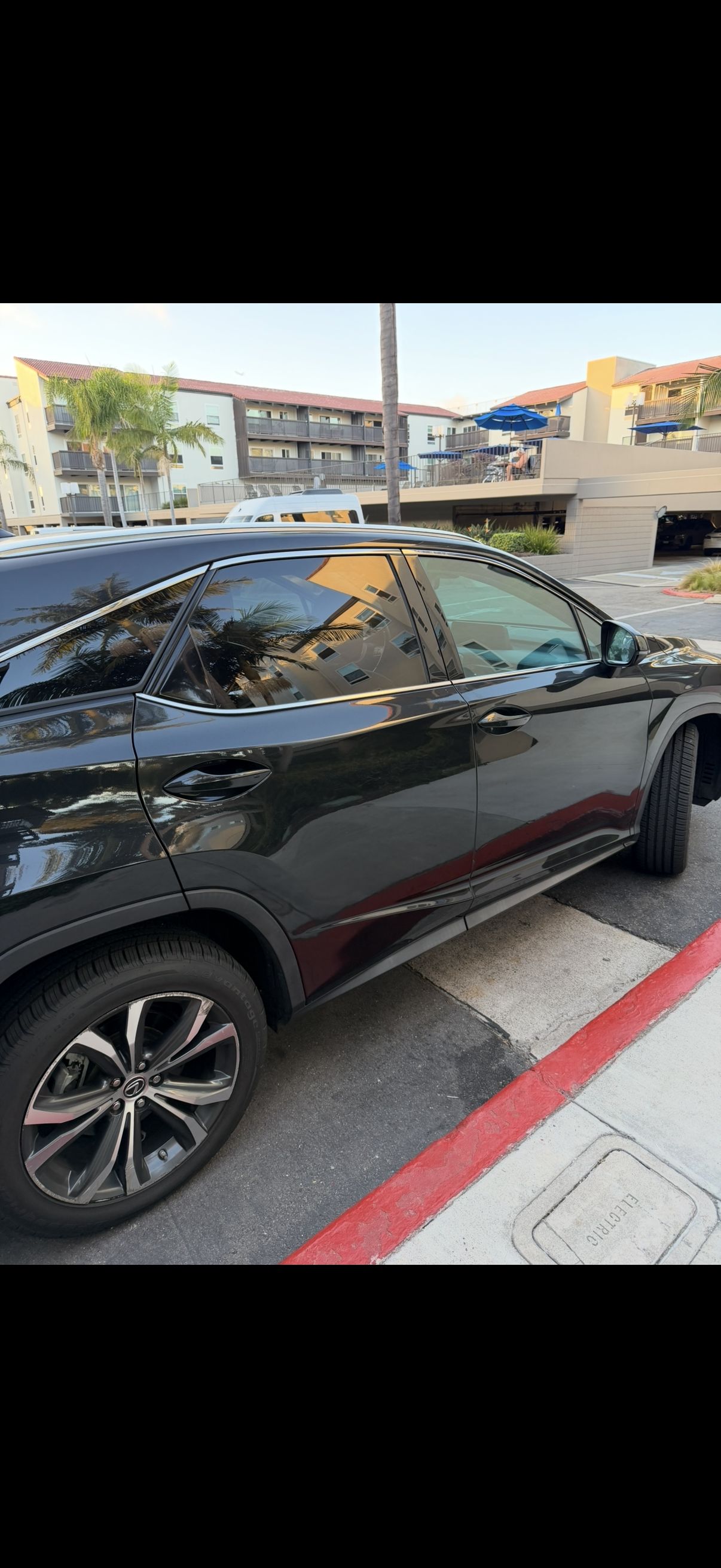 Used 2018 Lexus RX 450h AWD w/ Premium Package image 17