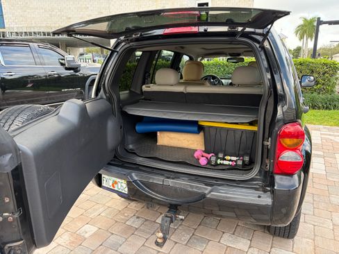 Used 2003 Jeep Liberty Limited image 10