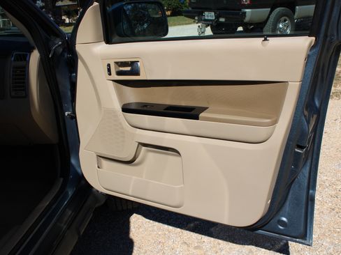 Used 2012 Ford Escape Limited image 17