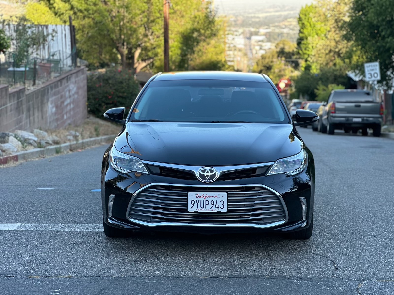 Used 2016 Toyota Avalon XLE FWD image 1