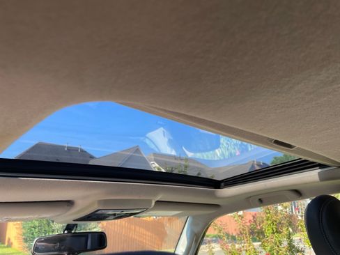 Used 2016 Toyota 4Runner Limited w/ Preferred Accessory Package AWD/4WD image 11