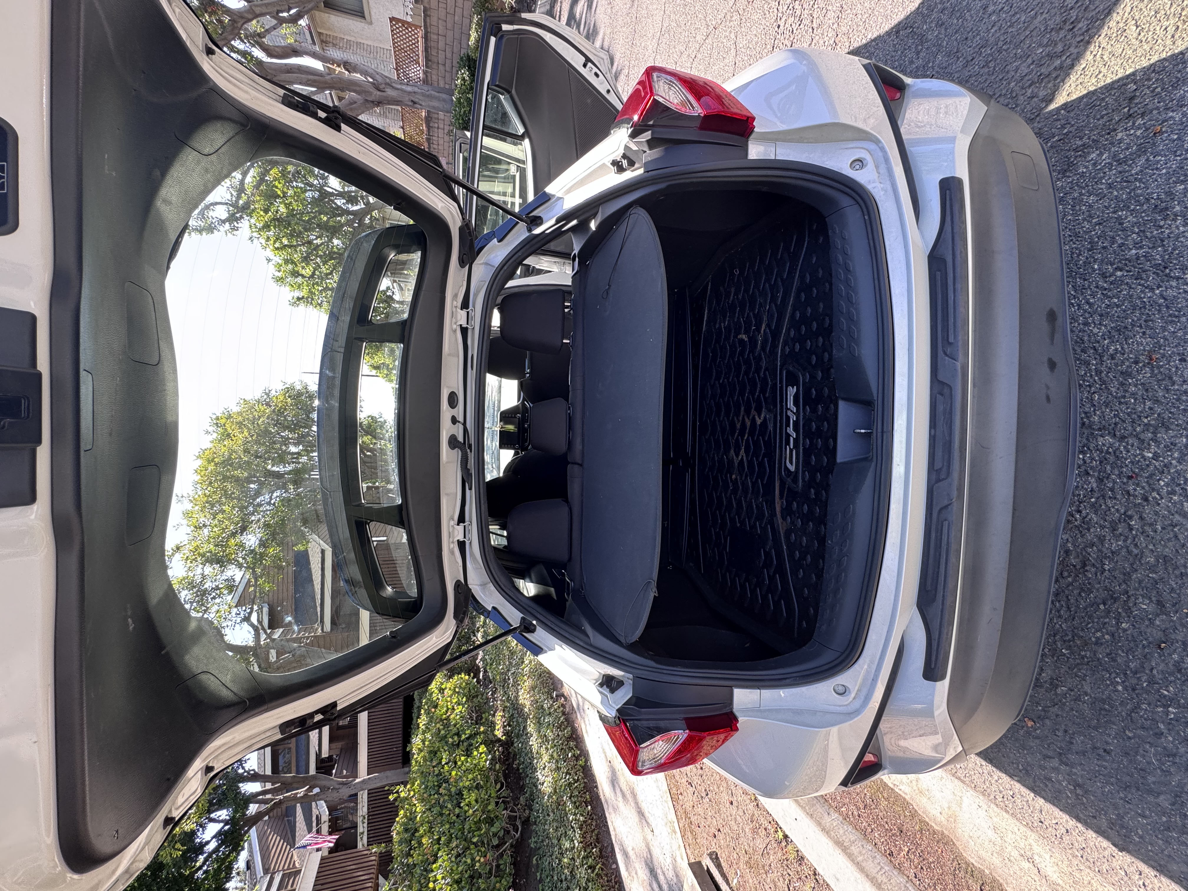 Used 2019 Toyota C-HR XLE FWD image 19