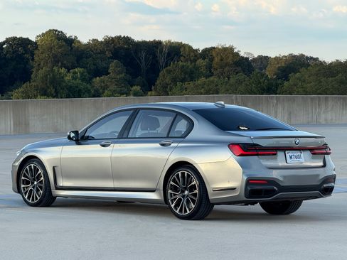 Used 2020 BMW M760i xDrive w/ Luxury Rear Seating Package image 11