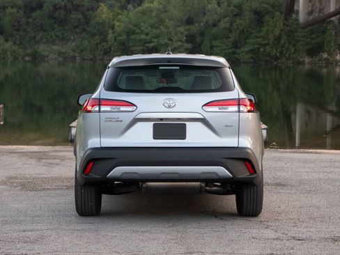 Used 2022 Toyota Corolla Cross L image 4