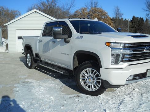 Used 2022 Chevrolet Silverado 2500 High Country w/ Z71 Off-Road Package image 26