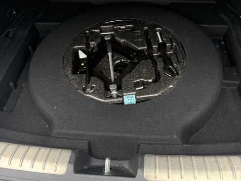 Used 2018 Kia Stinger Premium image 11