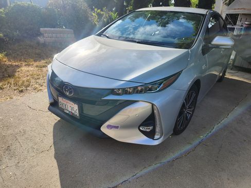 Used 2019 Toyota Prius Prime Advanced w/ Carpet Mat Package image 15