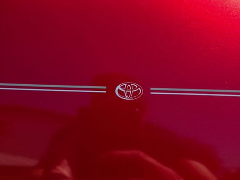 Used 2012 Toyota RAV4 FWD V6 w/ Upgrade Value Pkg image 11