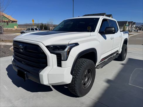 Used 2023 Toyota Tundra SR5 w/ SR5 Premium Package image 4