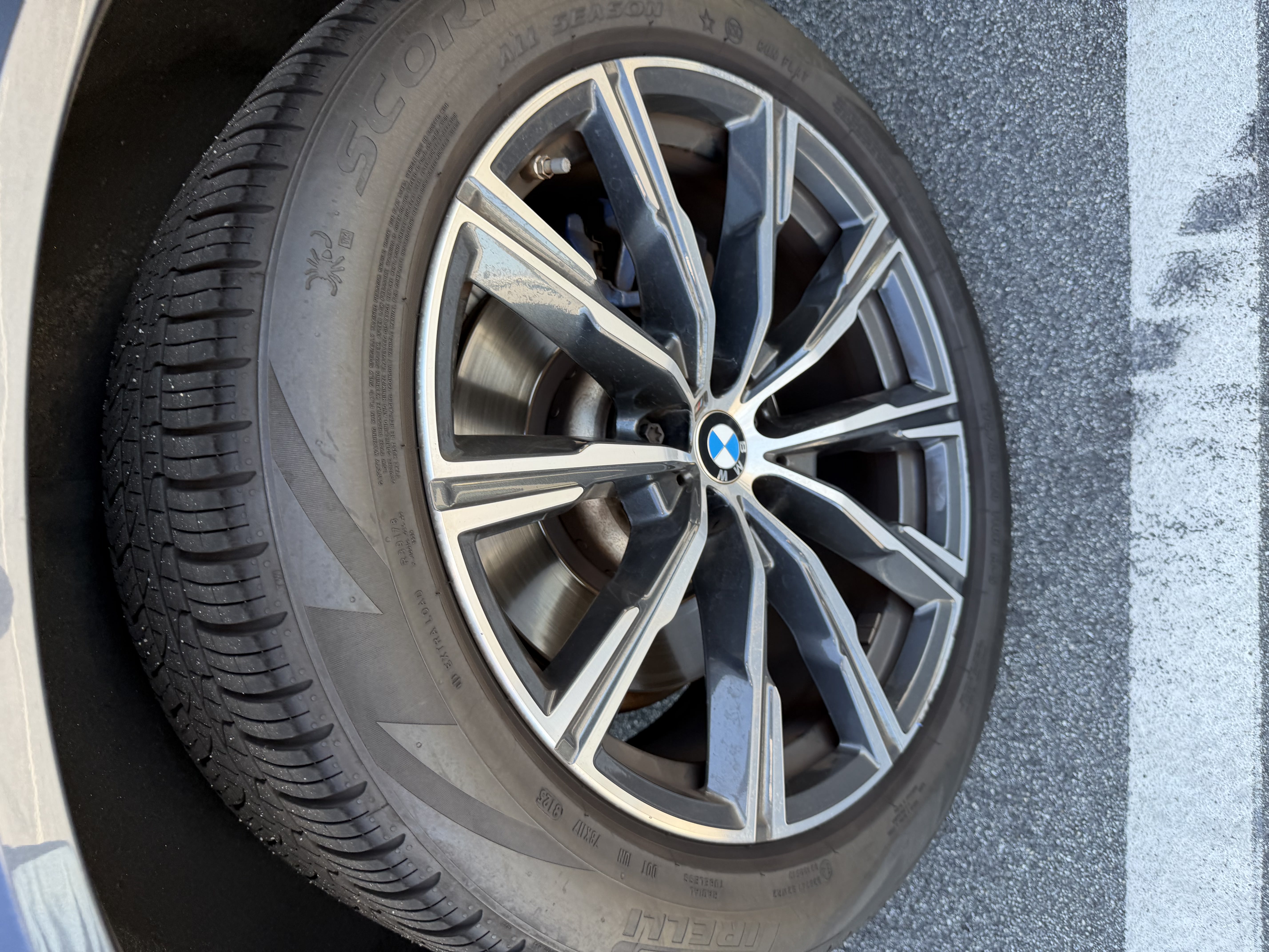 Used 2021 BMW X5 M50i AWD/4WD image 18
